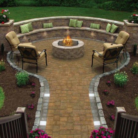 Traditional-Outdoor-Patio-Designs-01-1-Kindesign